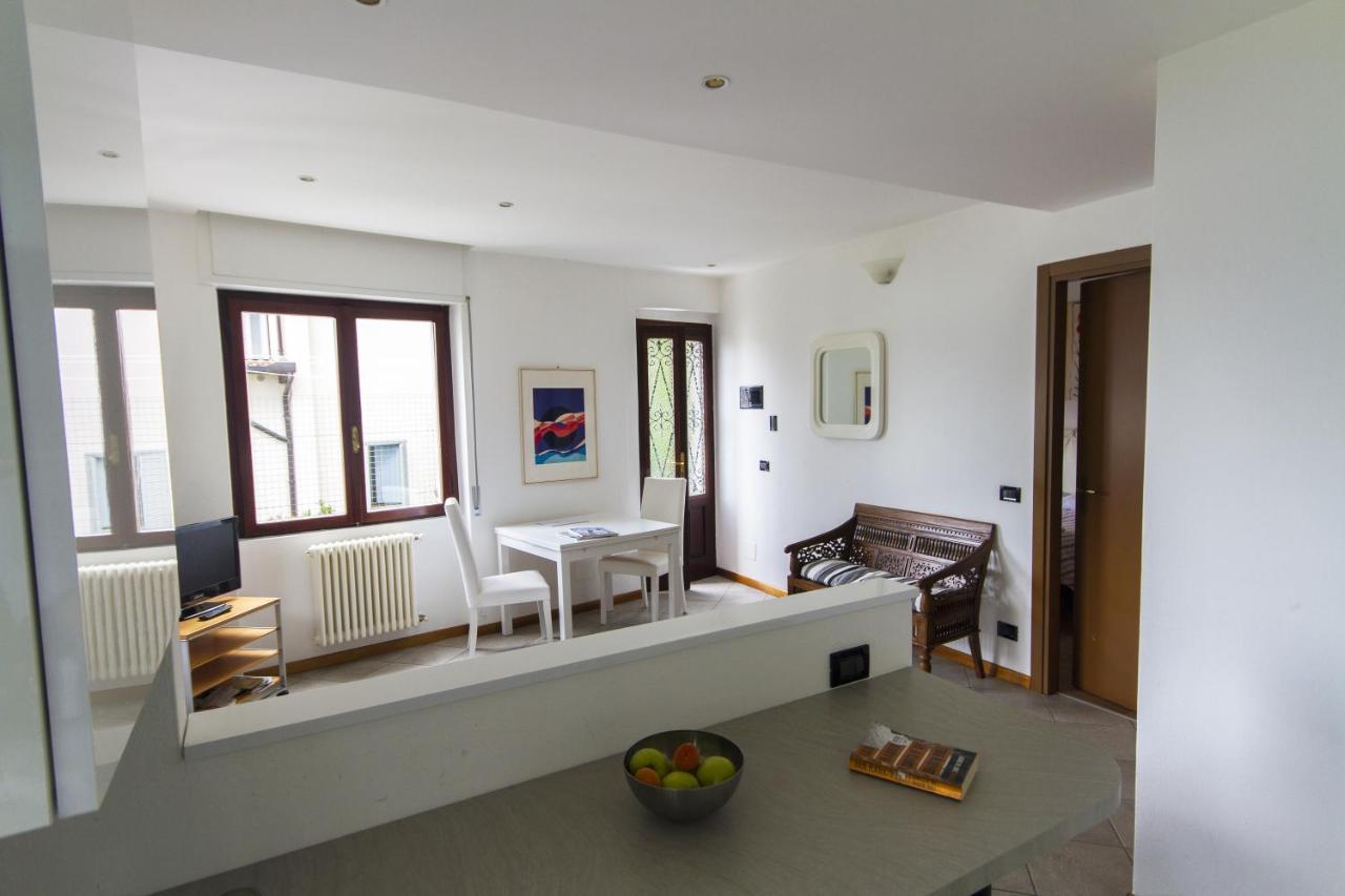 Apartment The Palm With Garden Sala Comacina Luaran gambar