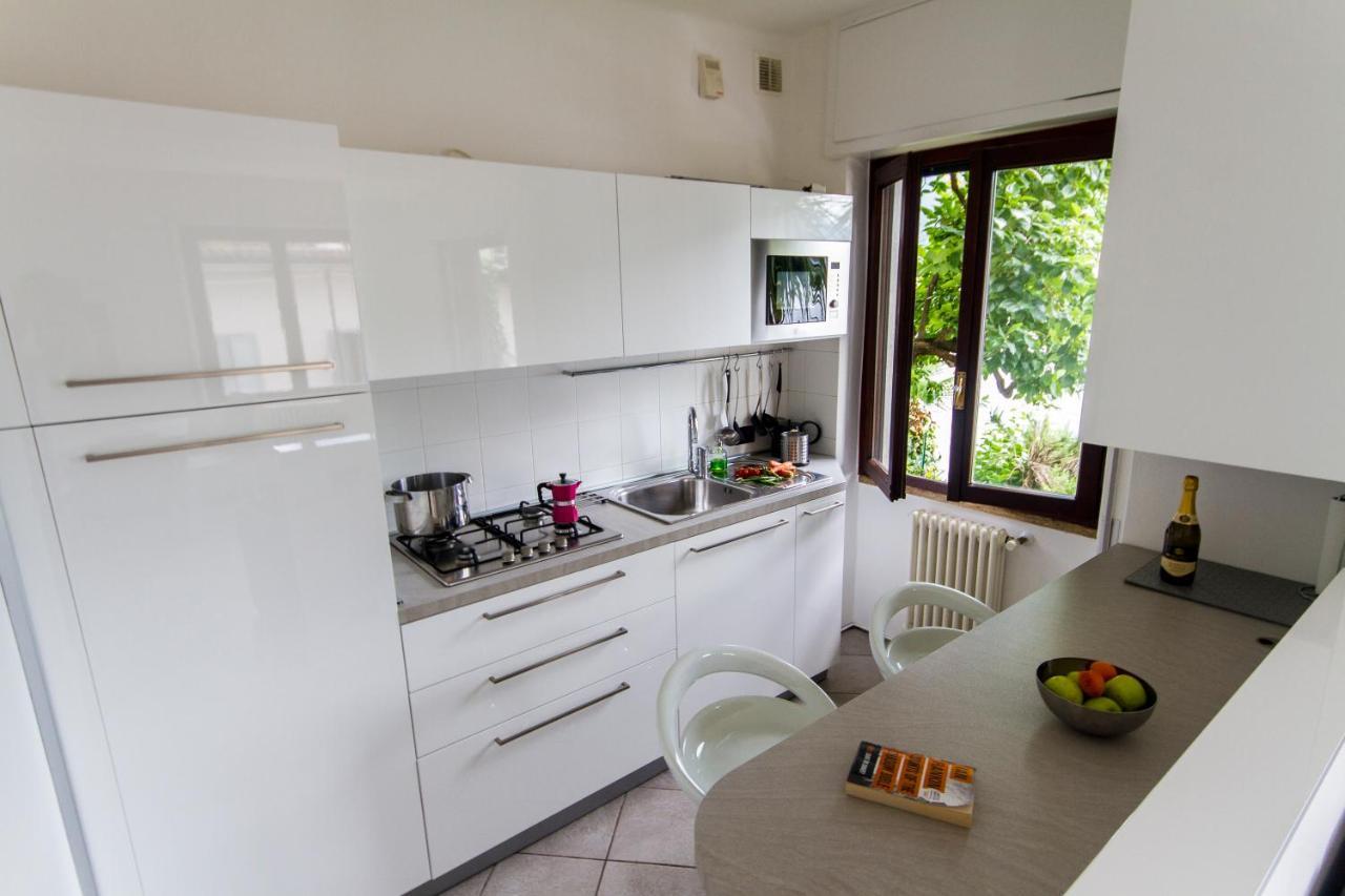 Apartment The Palm With Garden Sala Comacina Luaran gambar