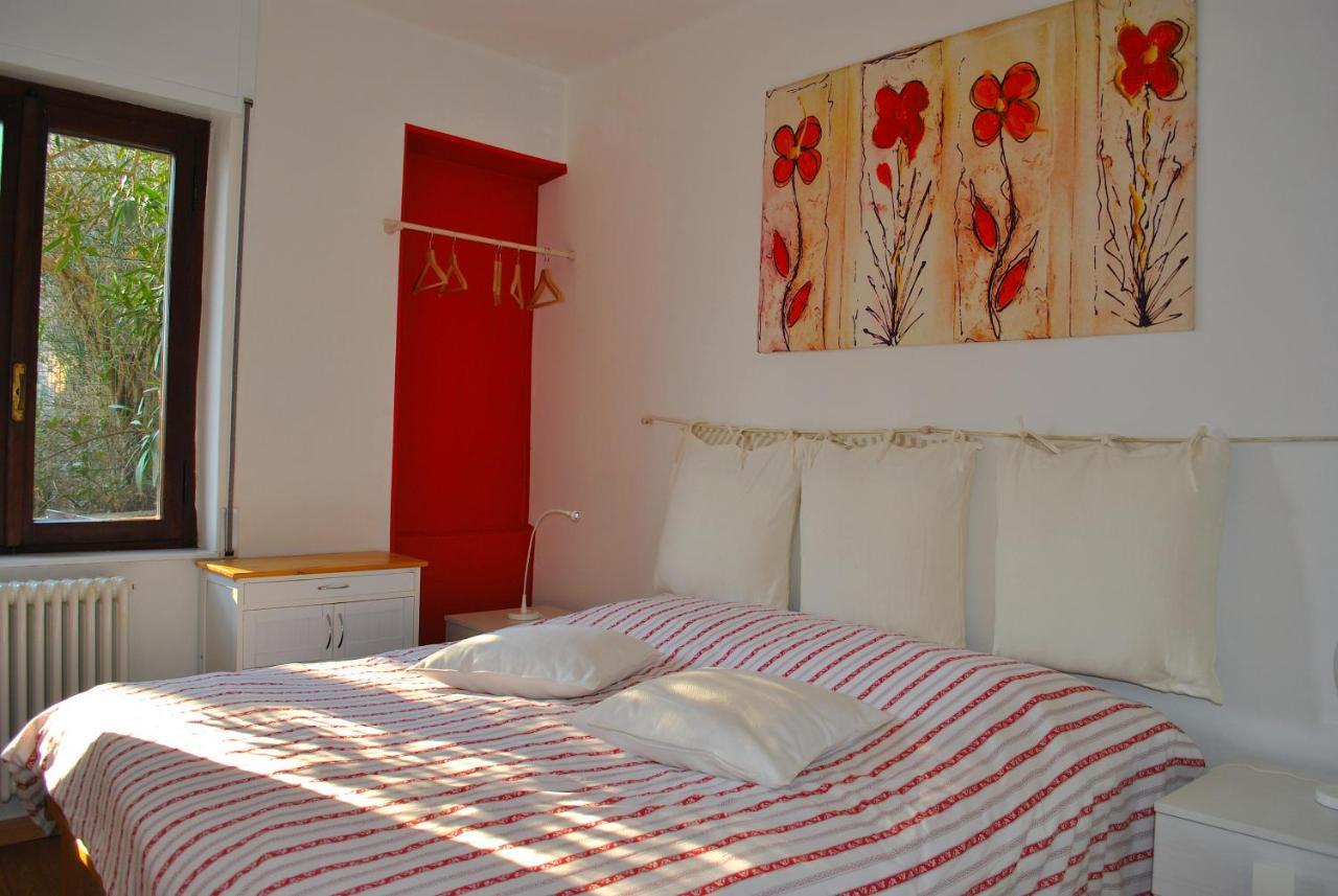 Apartment The Palm With Garden Sala Comacina Luaran gambar